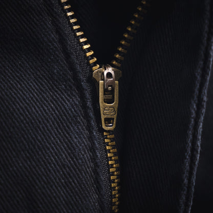 B  Riveted loose jeans
