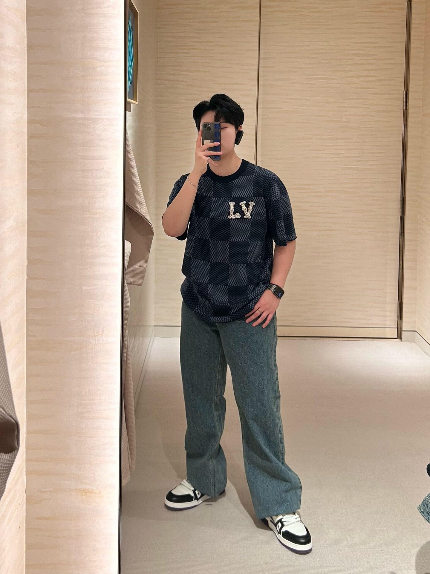 1V 2025ss new Pharrell chessboard T-shirt