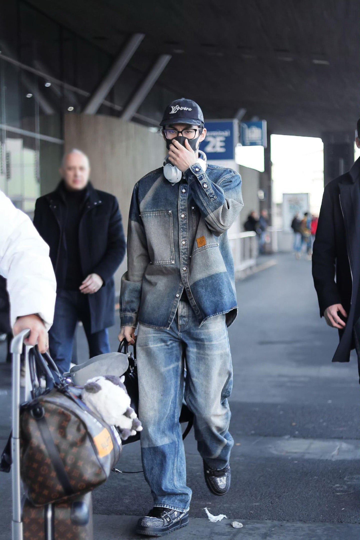 L 24FW sonnenverblasste Jeansjacke 