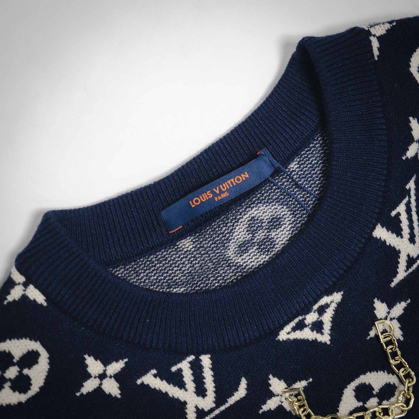 1V 24ss Chain Print Crew Neck Sweater