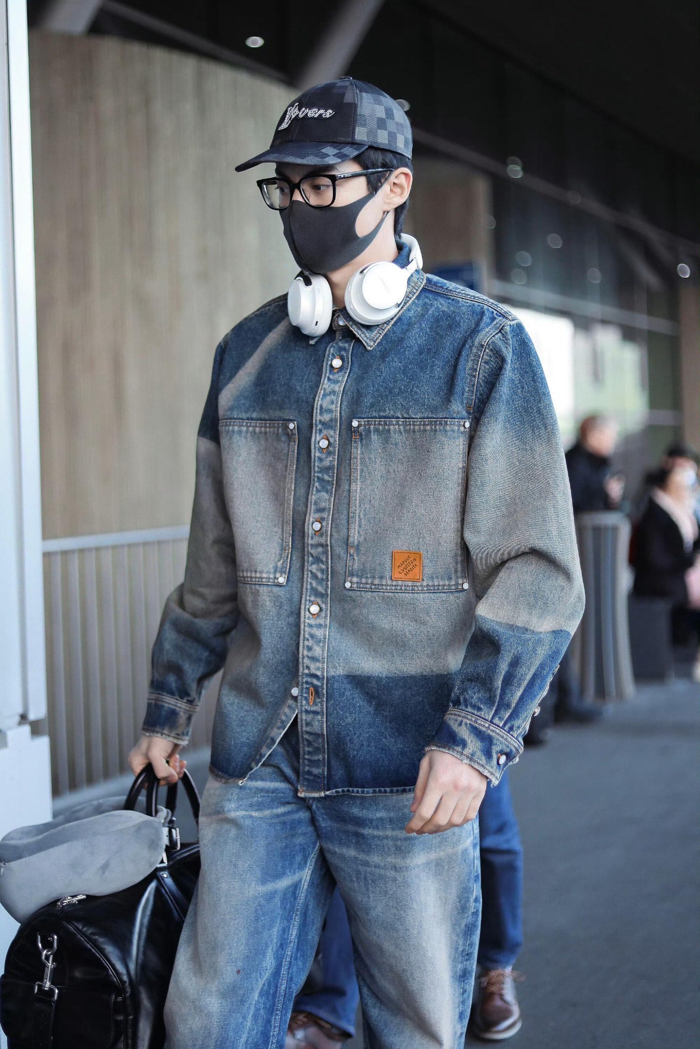 L 24FW sonnenverblasste Jeansjacke 