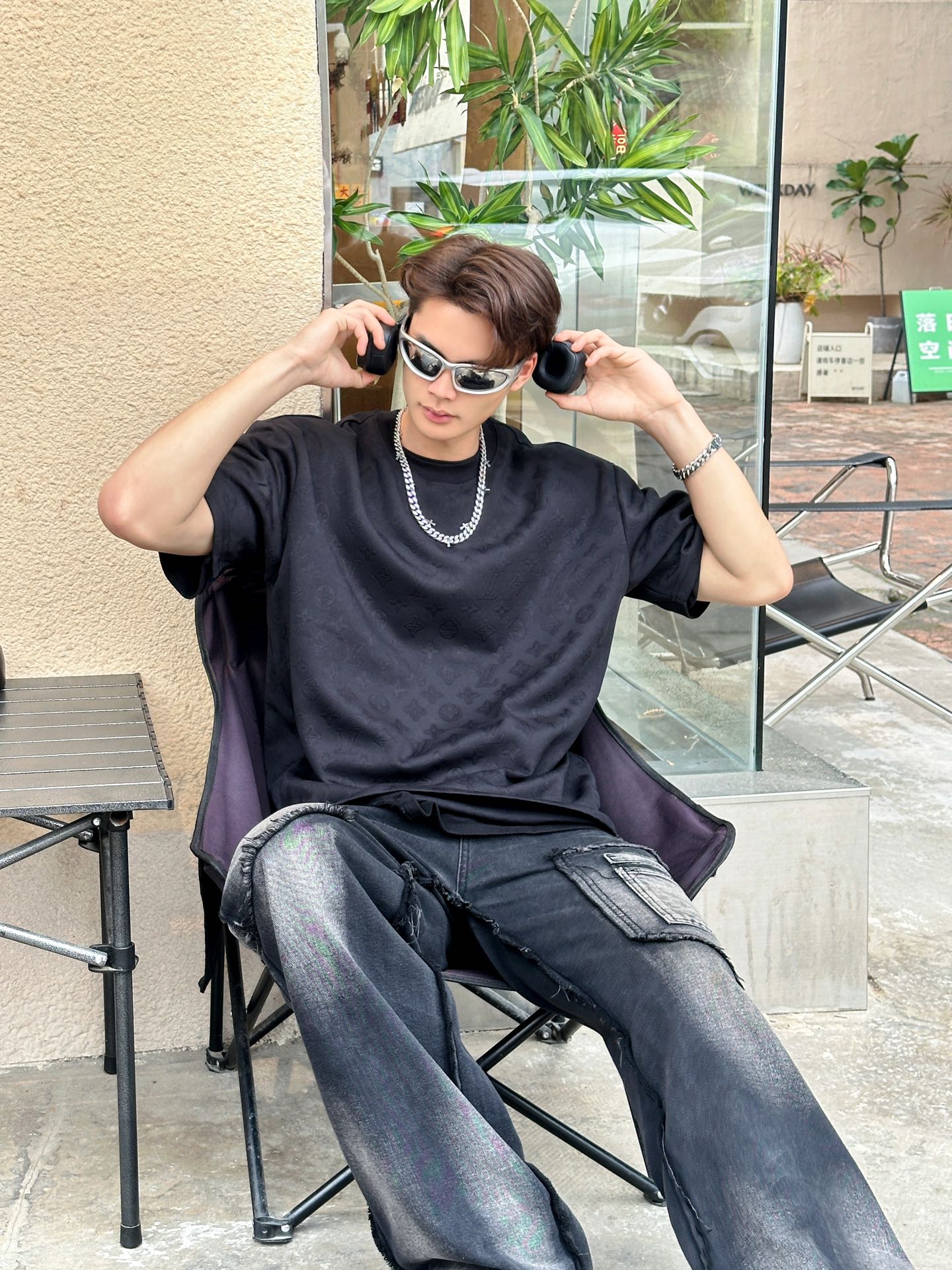 1V 25ss embroidered logo T-shirt