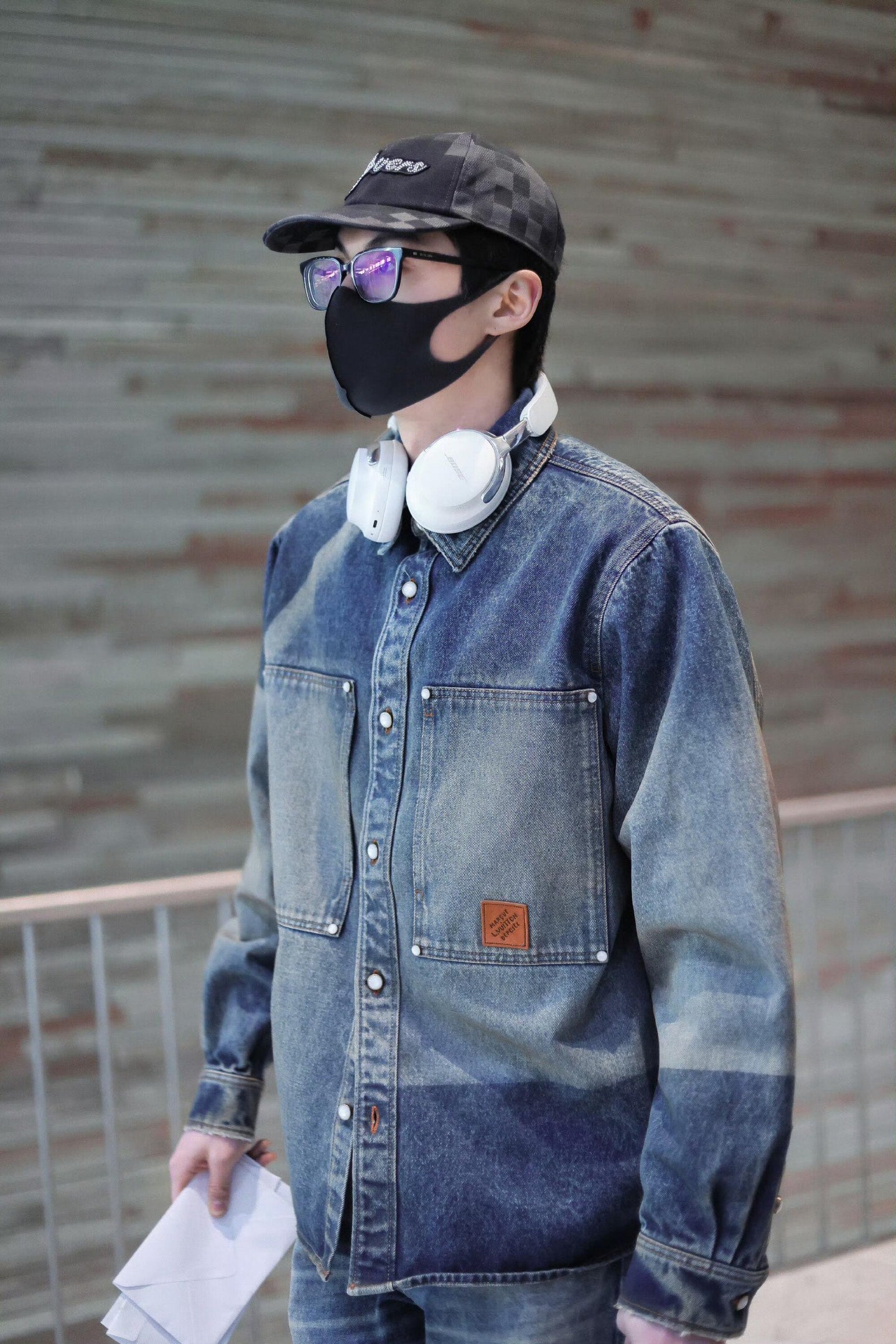 L 24FW sonnenverblasste Jeansjacke 