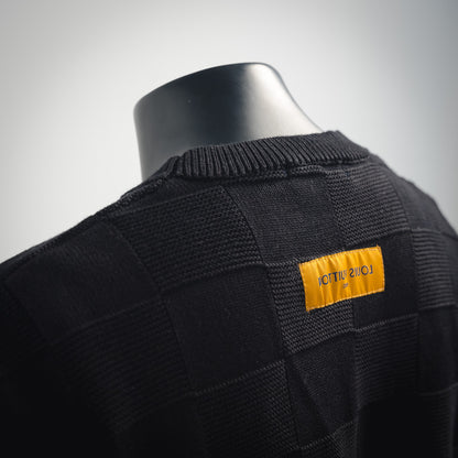 1V Pin Checkerboard Knitted Sweater