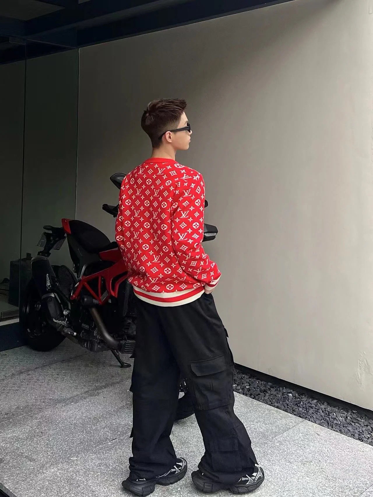 1V 24ss Chain Print Crew Neck Sweater