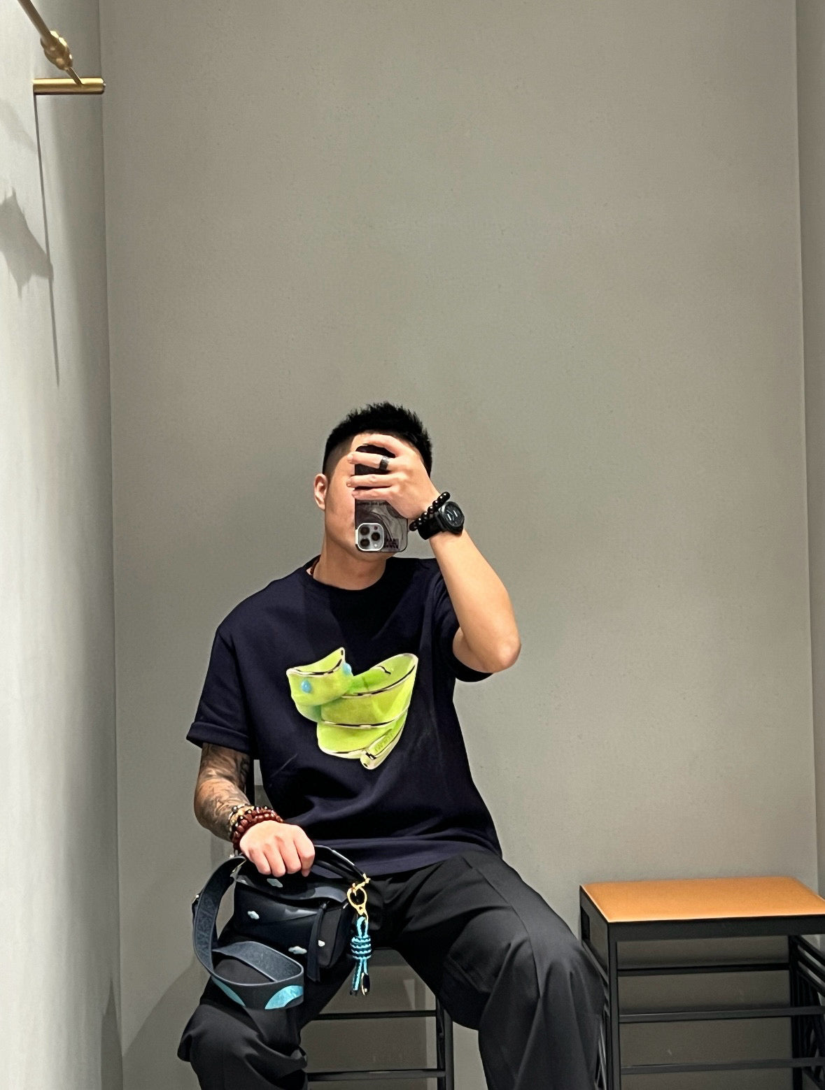 Le 2025ss fluoreszierendes T-Shirt mit Schlangenmuster 