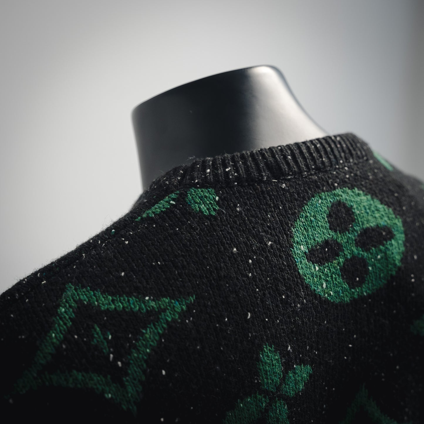 1V 24FW logo jacquard round neck sweater
