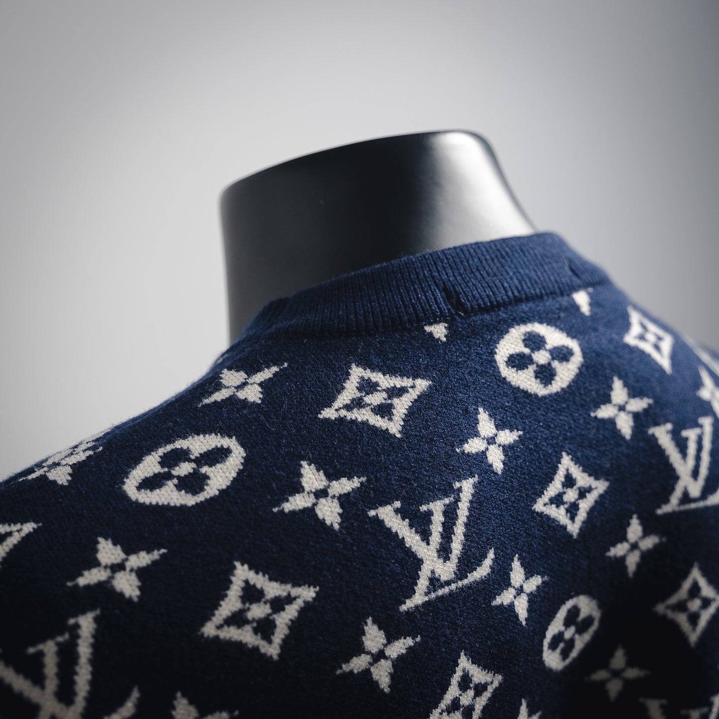 1V 24ss Chain Print Crew Neck Sweater