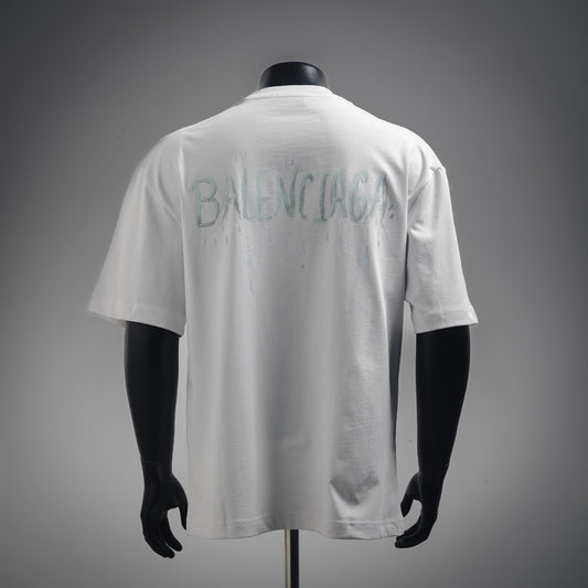 B  Hand-painted letter printed T-shirt