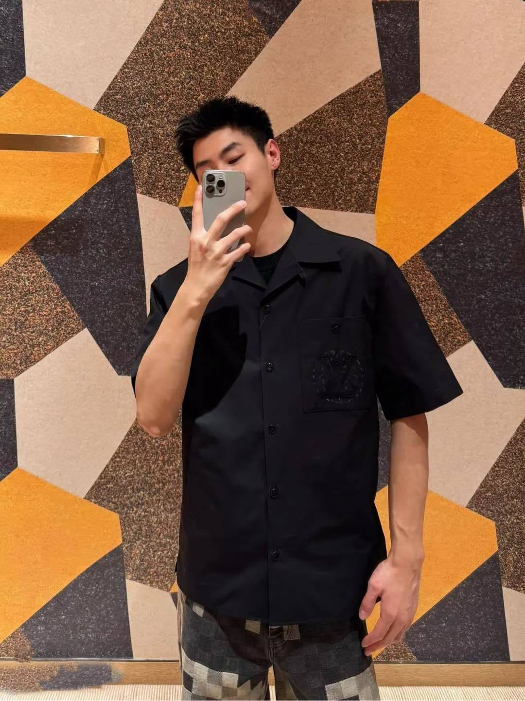 1V Embroidered sequin short-sleeved shirt