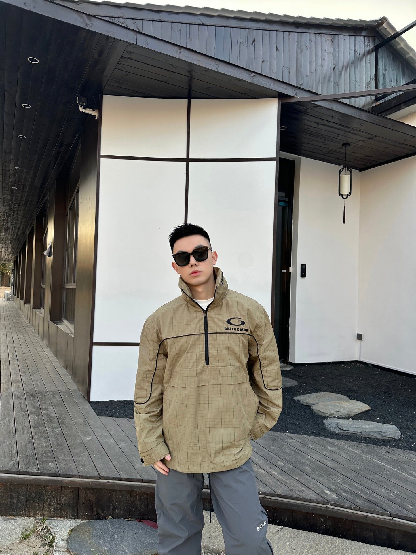 
B Bestickter Stehkragen-Halb-Reißverschluss-Plaid-Jacke
