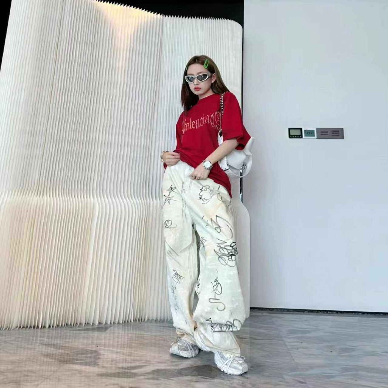 B 24FW catwalk style graffiti jeans