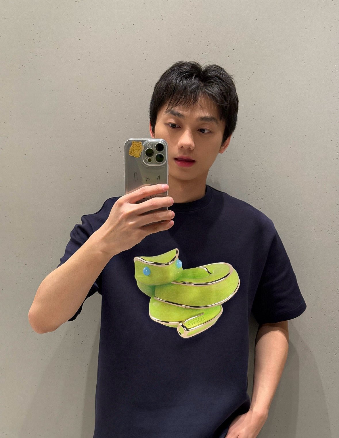 Le 2025ss fluoreszierendes T-Shirt mit Schlangenmuster 