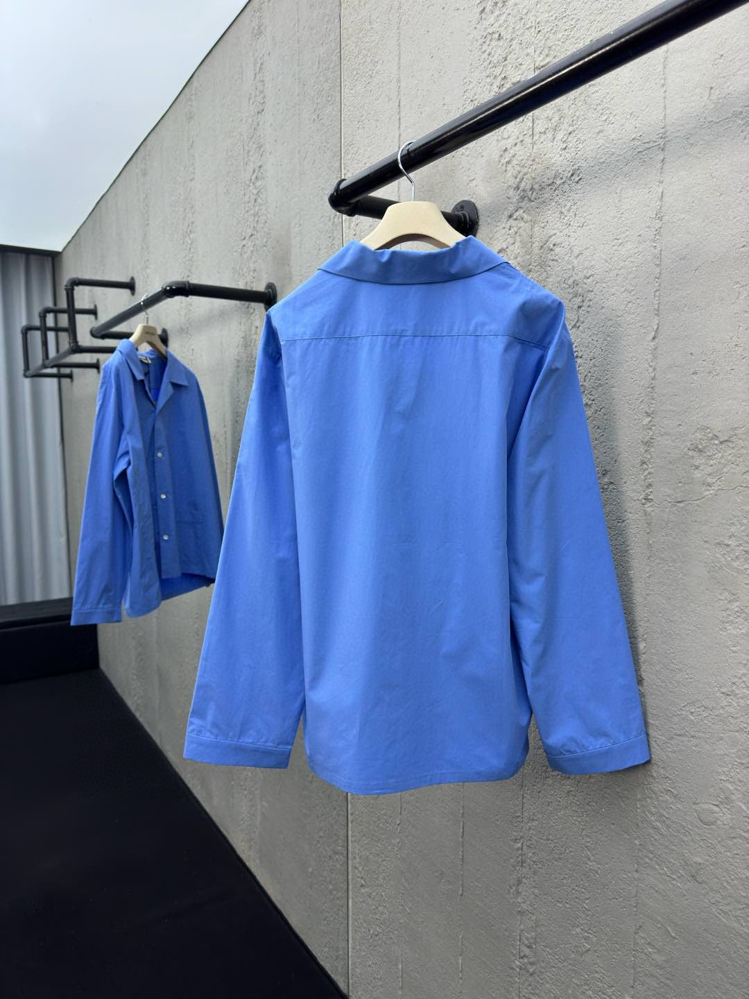 M  embroidered shirt