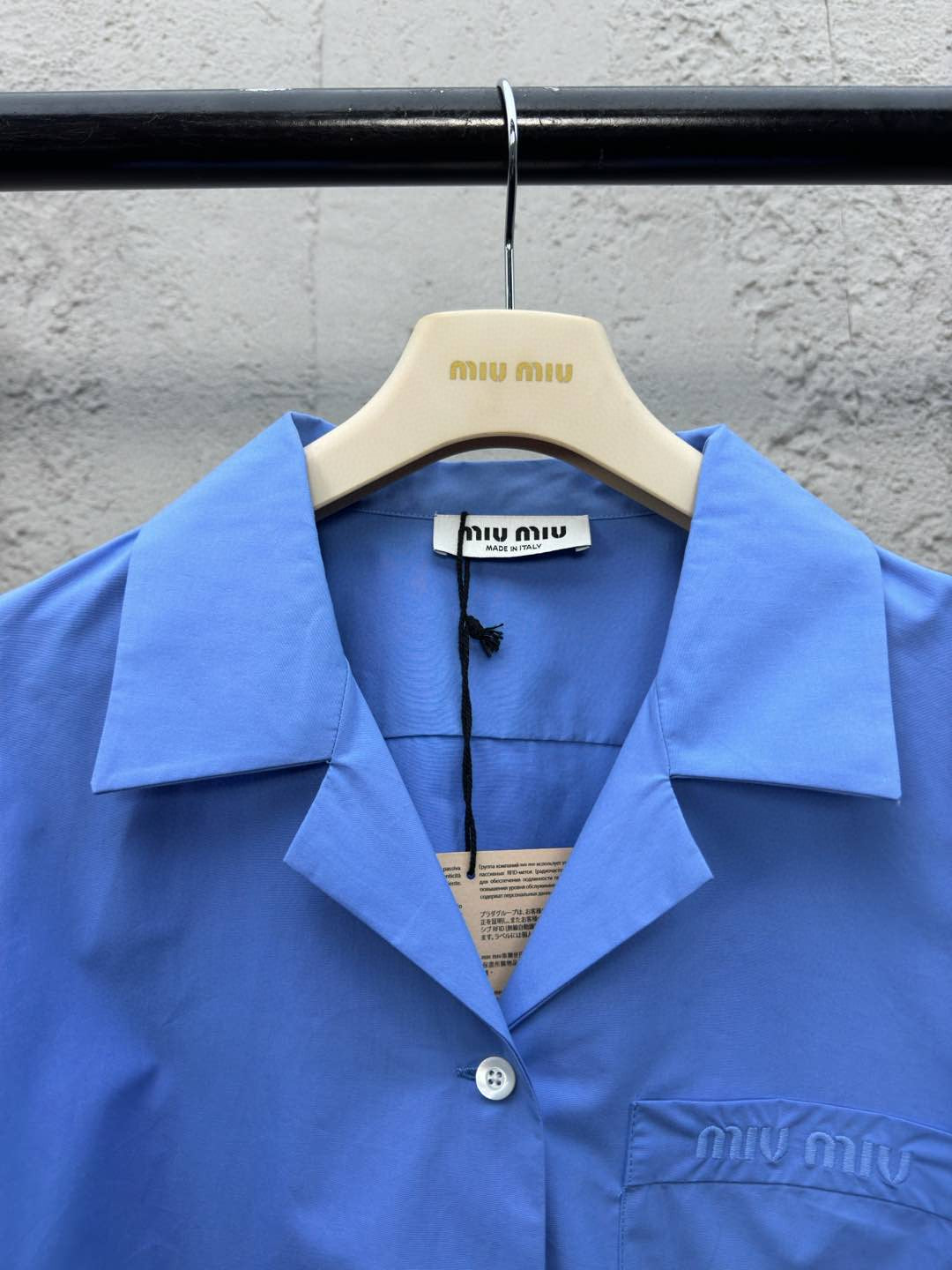 M  embroidered shirt
