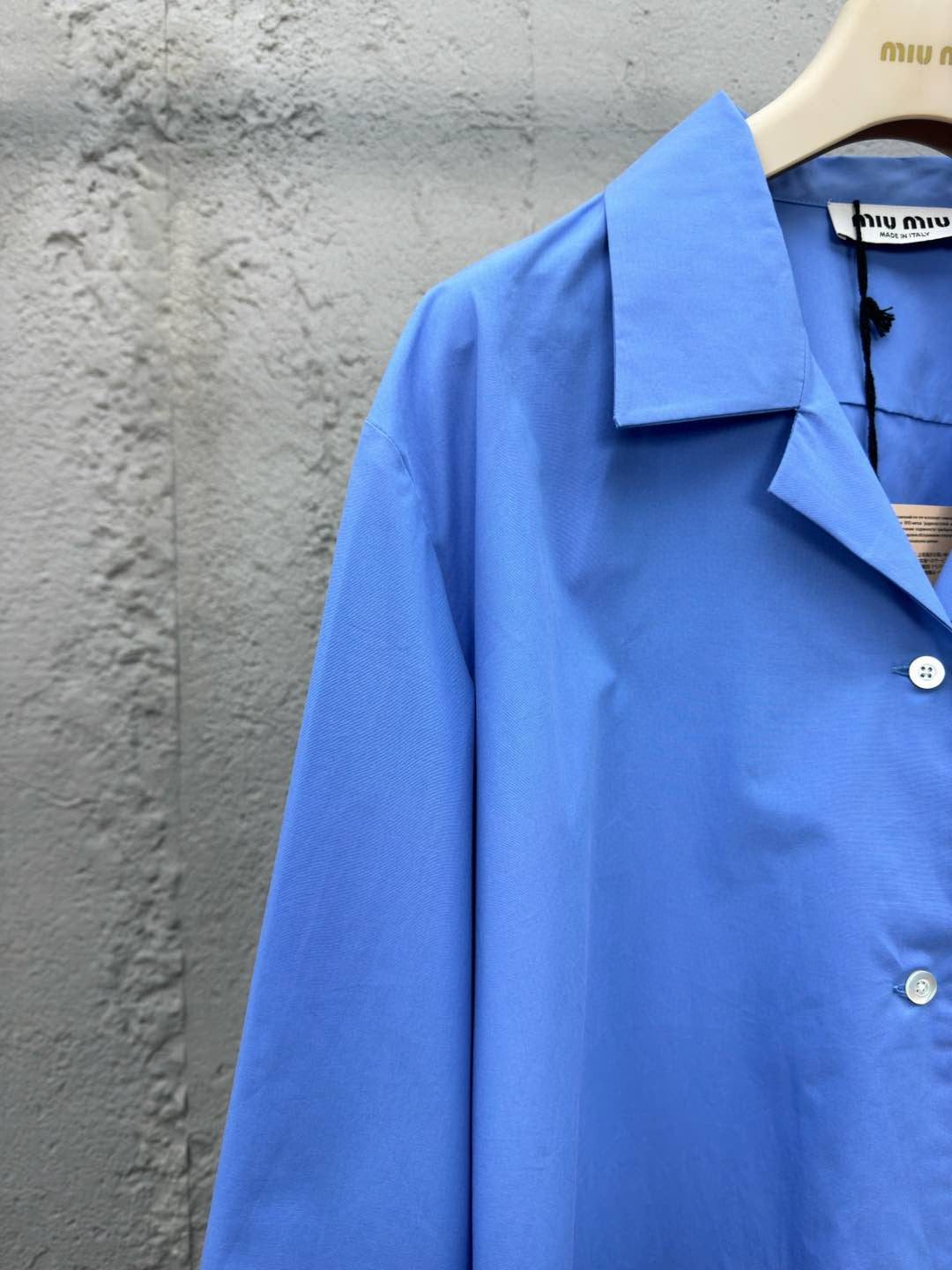 M  embroidered shirt