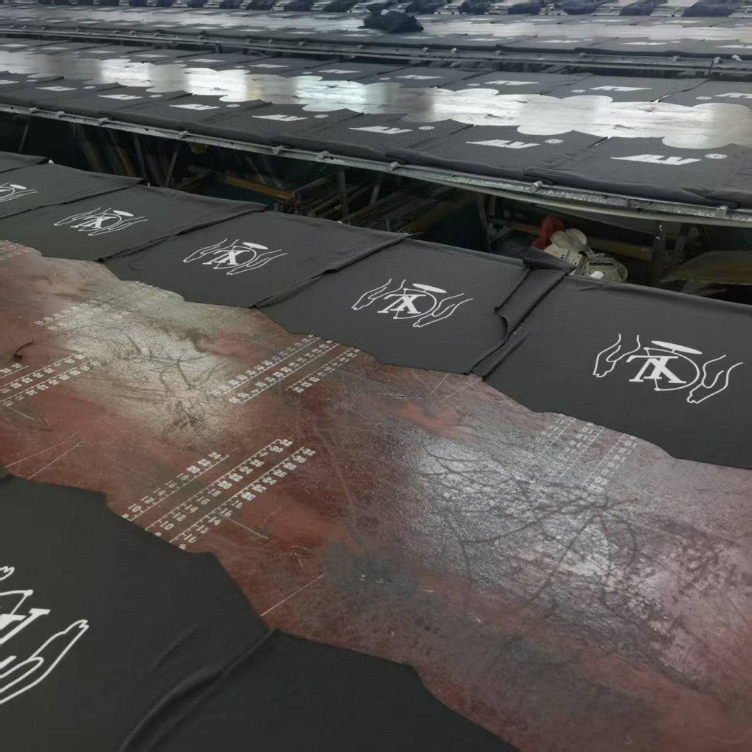 1V 2025SS Compass Print T-Shirt