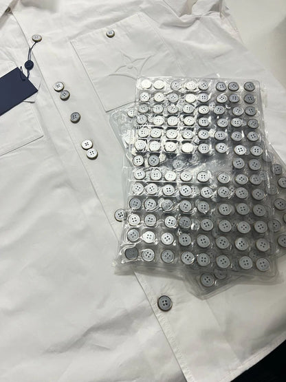 1V Embossed short-sleeved shirt