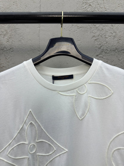 L  Chain Embroidery T-Shirt