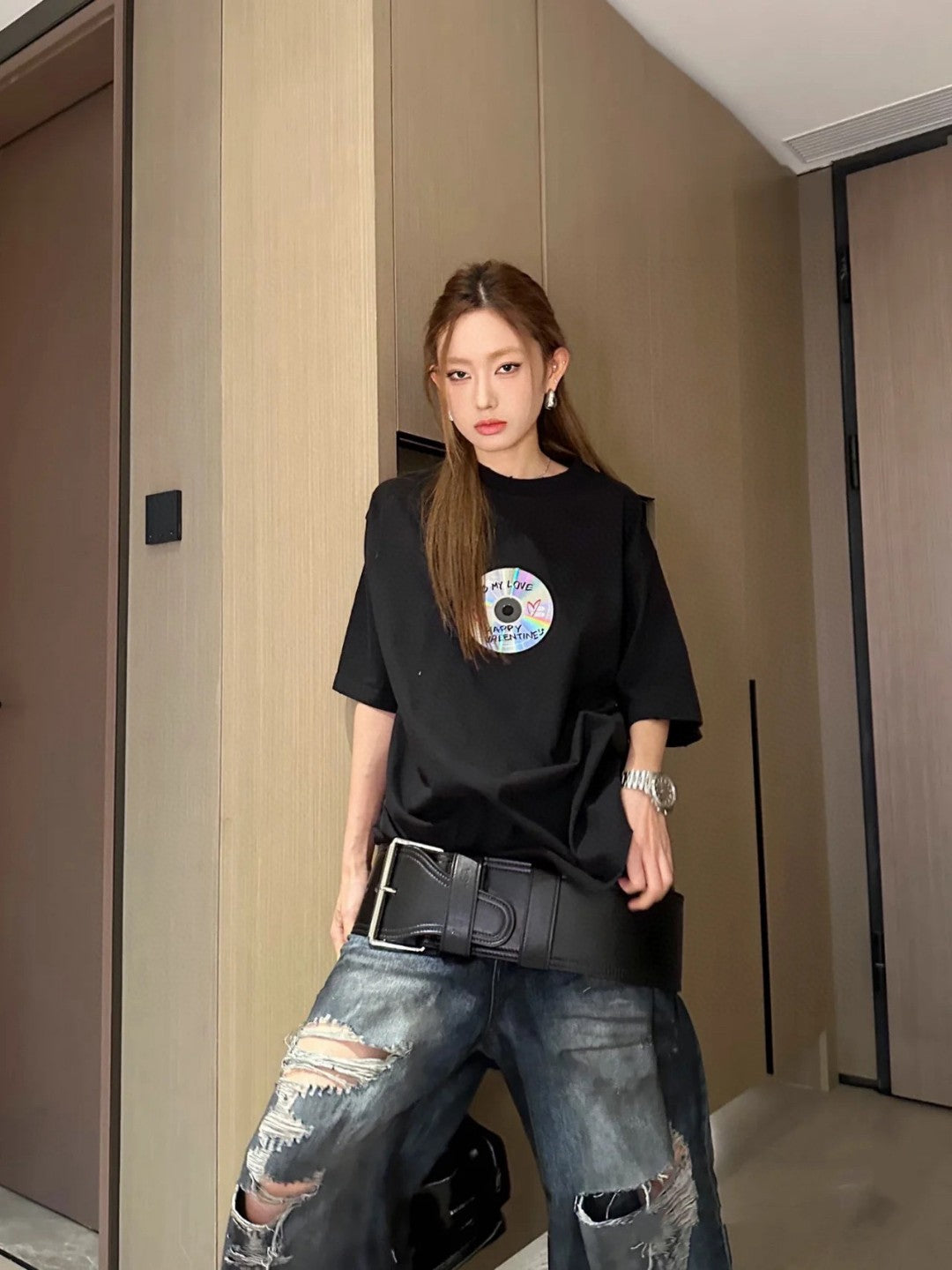 B  CD-ROM T-shirt