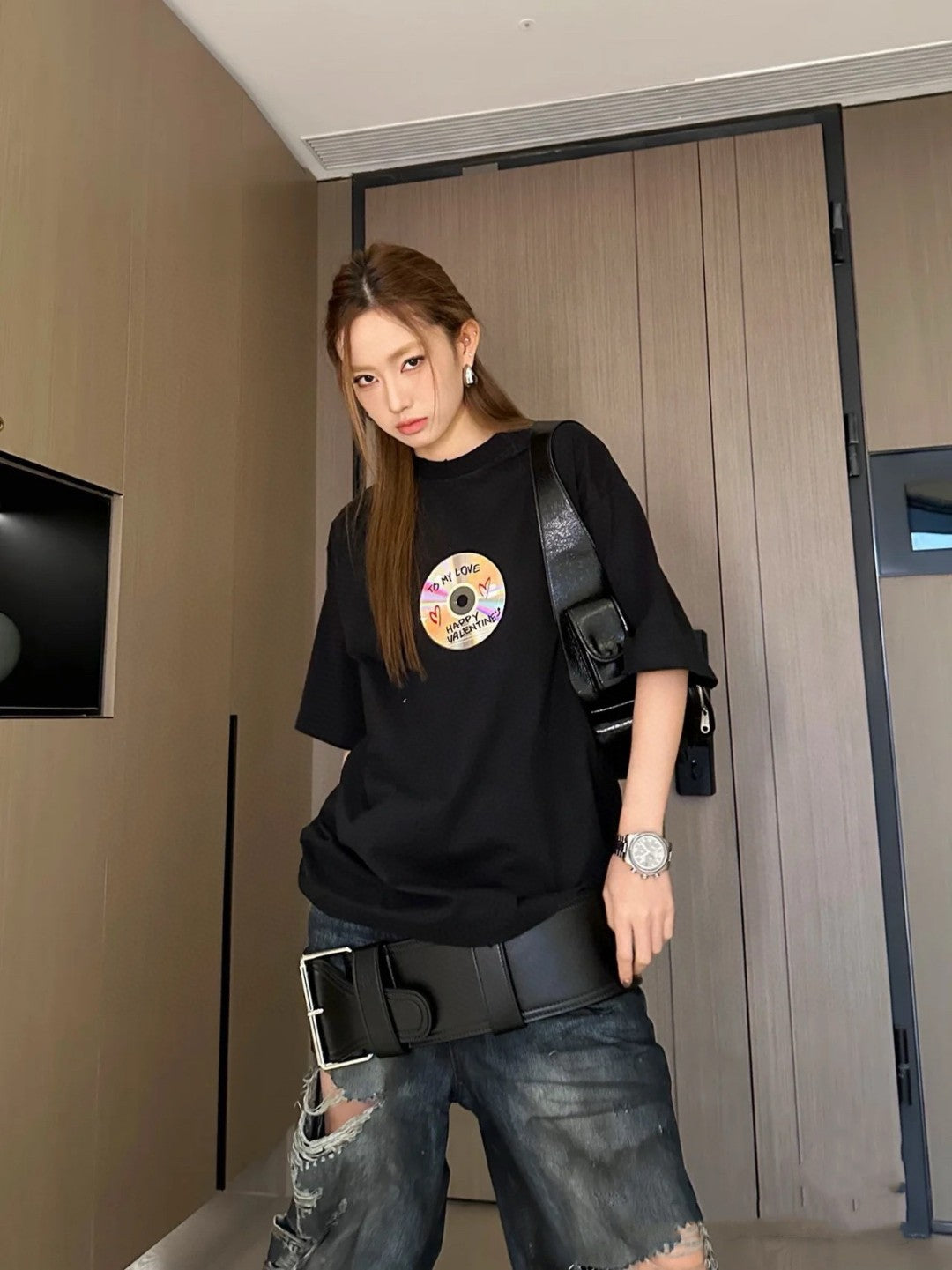 B  CD-ROM T-shirt