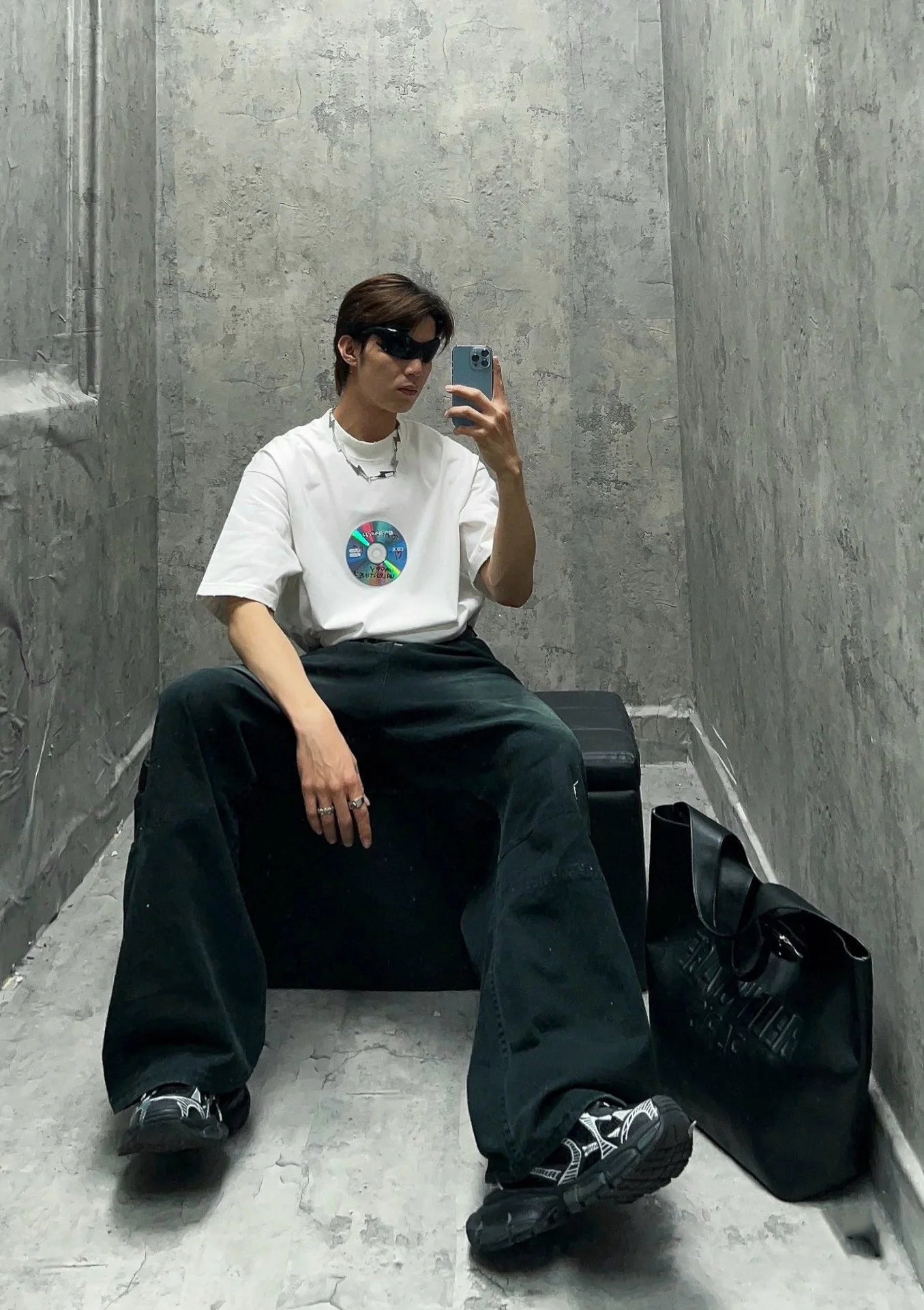 B  CD-ROM T-shirt