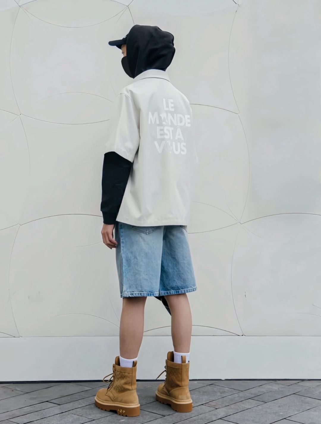 1V  pearl button denim shorts