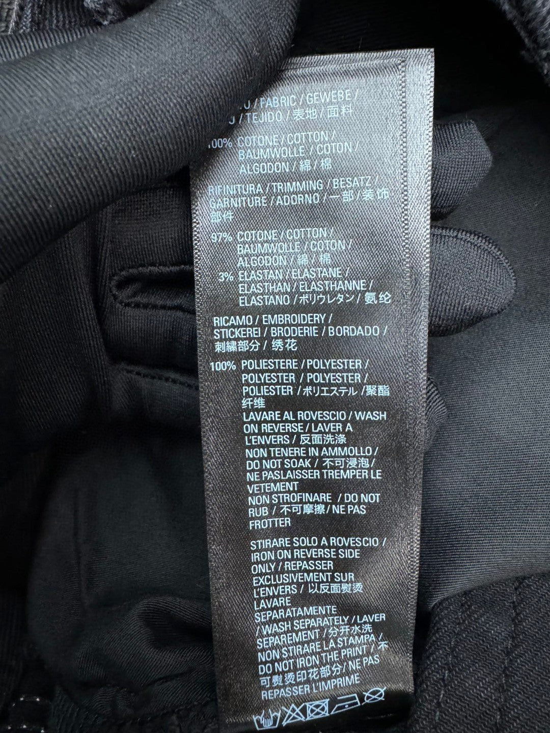 B Short jeans with ripped holes