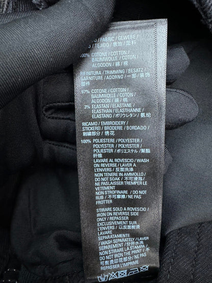 B Short jeans with ripped holes