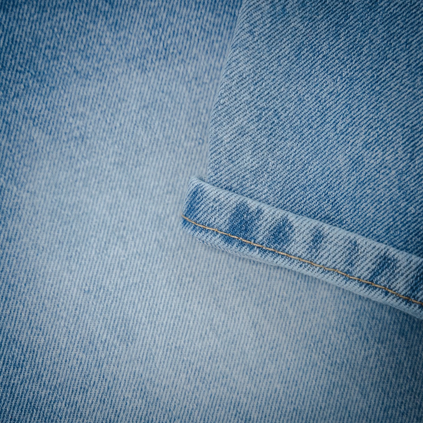 1V  pearl button denim shorts