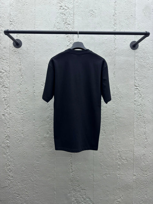 B  inverted letters embroidered logo T-shirt