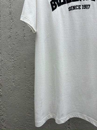 B  inverted letters embroidered logo T-shirt