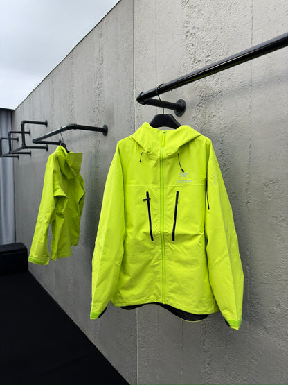 
A Alpha SV 6 Hardshell Sweatshirt Fluoreszierende Farbe
