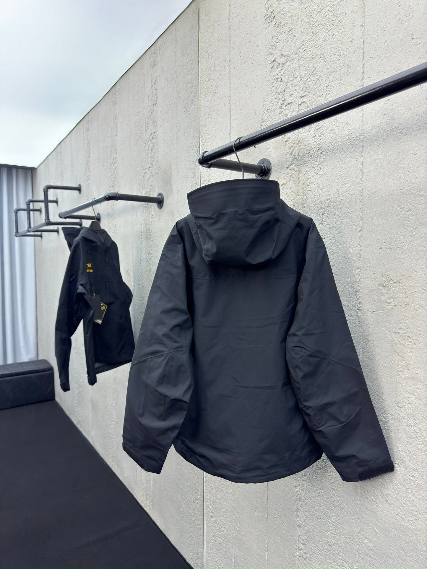 A  Alpha SV 6 Hardshell Sweatshirt Black