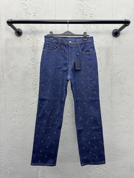 1V  embroidered logo jeans