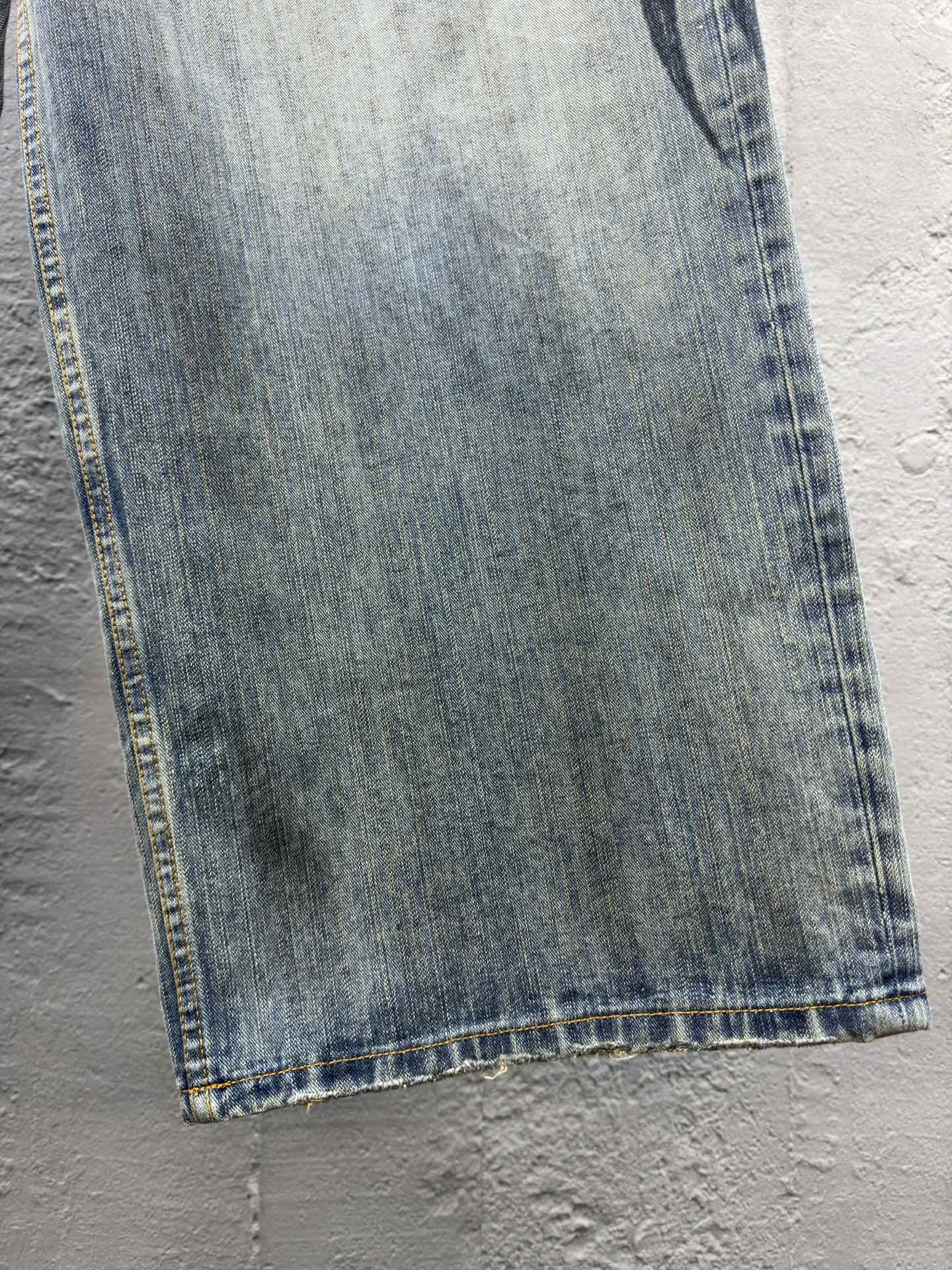 B  dragon print jeans