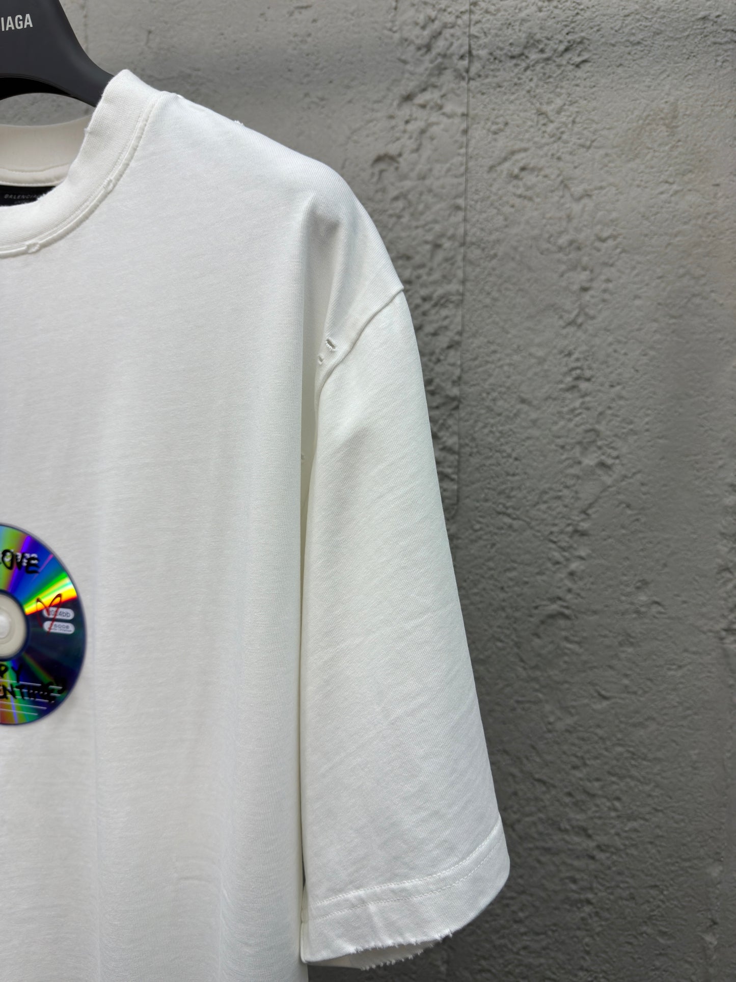 B  CD-ROM T-shirt