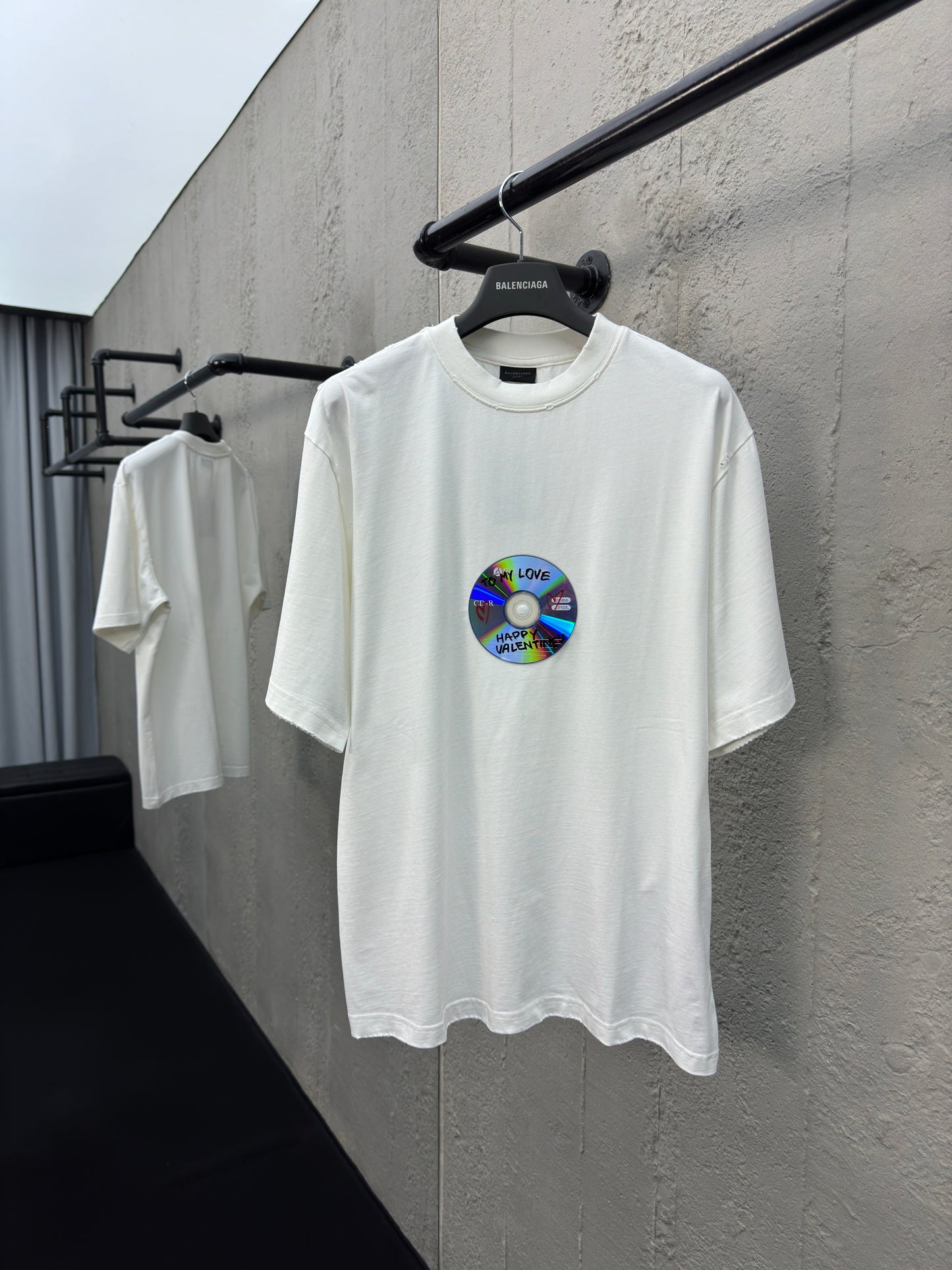 B  CD-ROM T-shirt