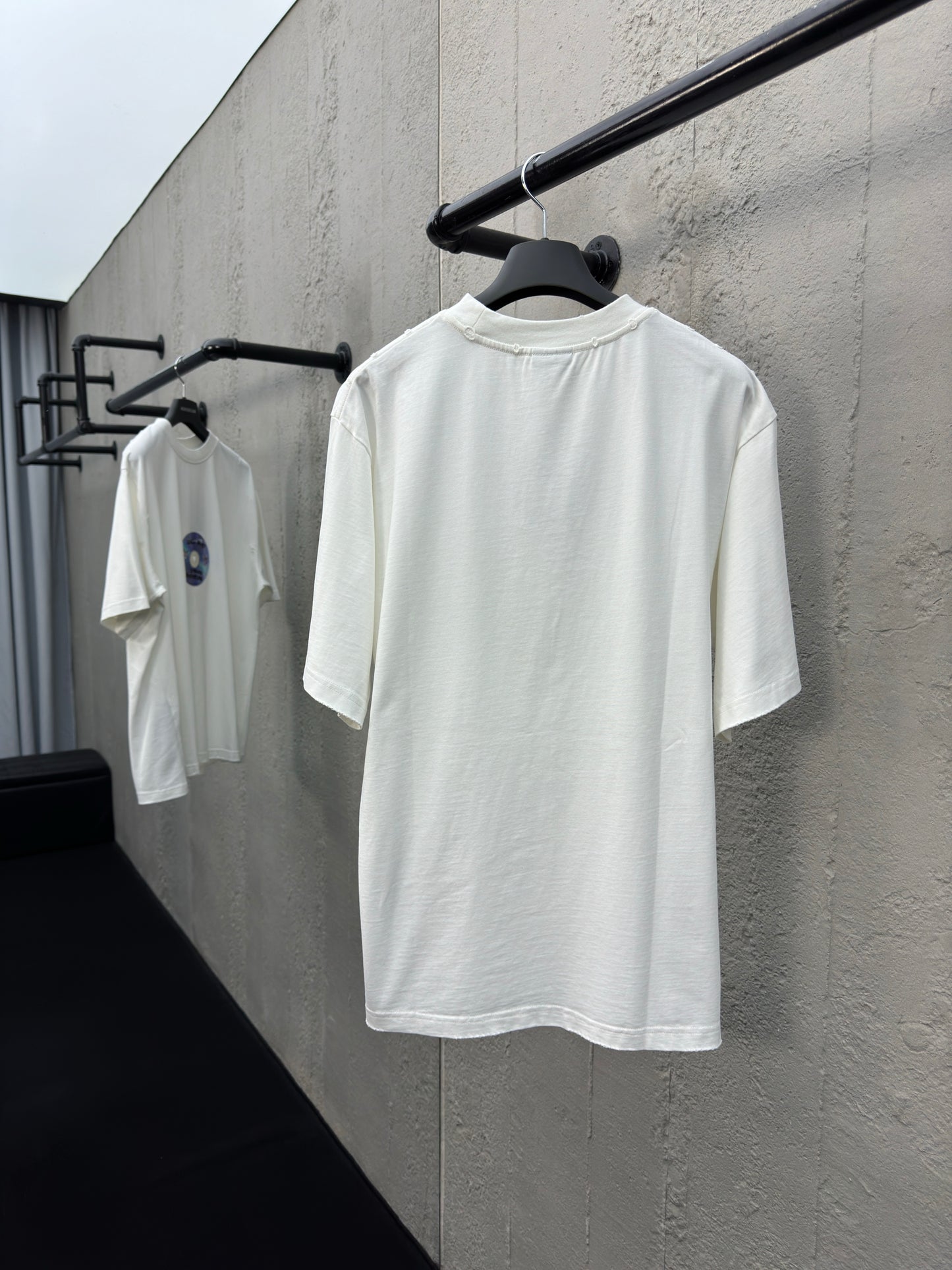 B  CD-ROM T-shirt