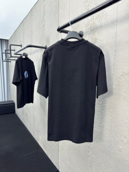 B  CD-ROM T-shirt