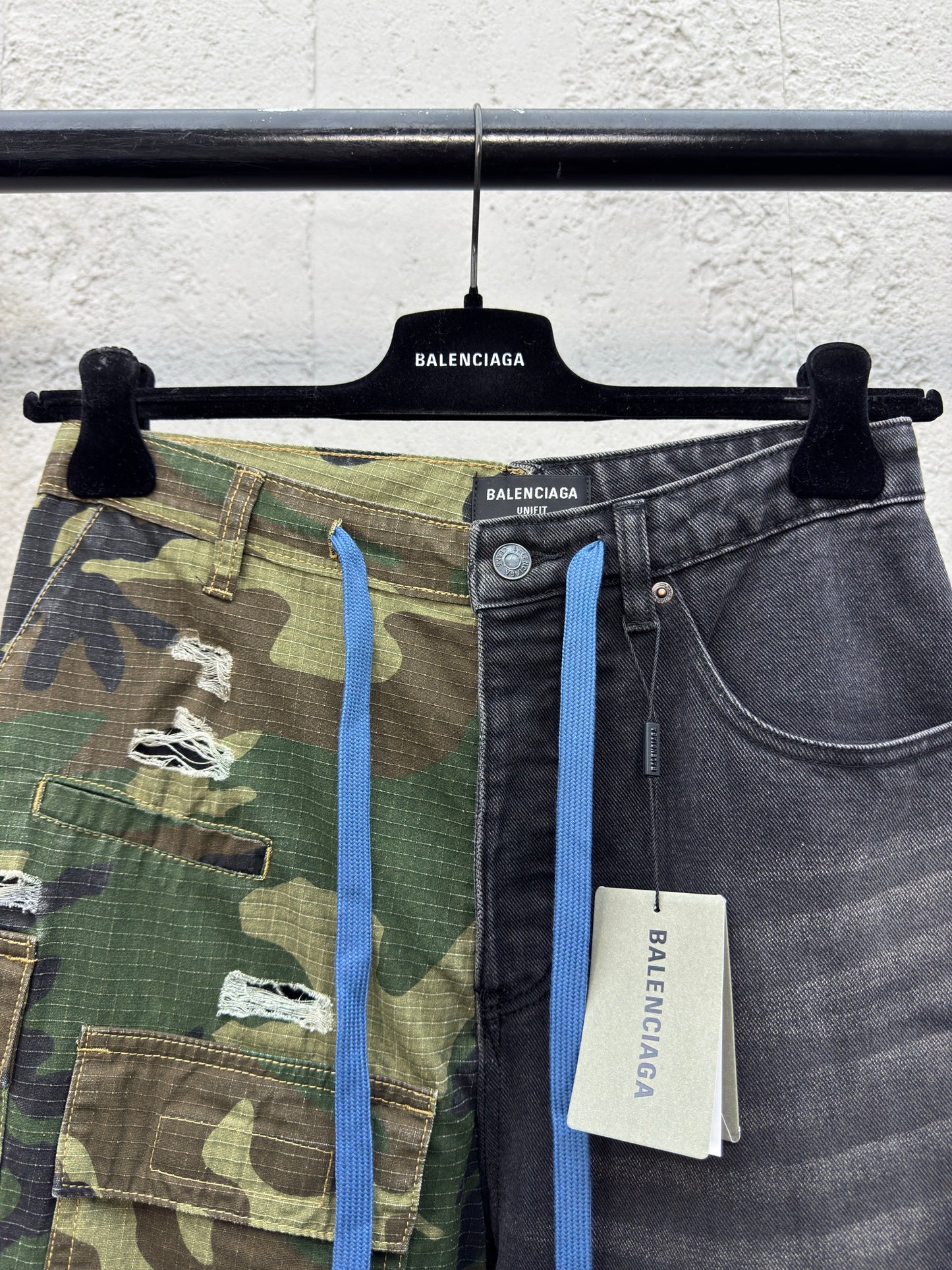 B  Camouflage Spliced Jeans