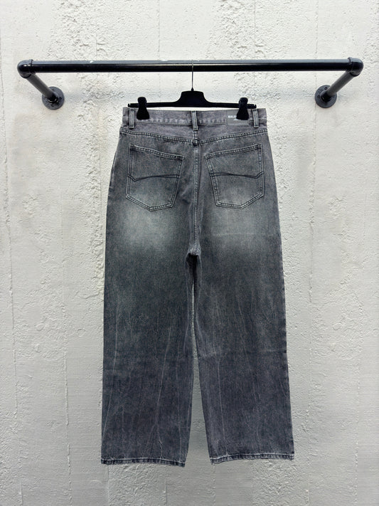 B  Heavy Duty Washed Jeans