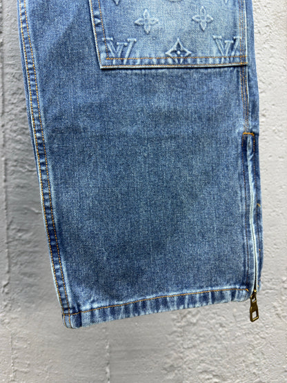 1V  embossed jeans blue