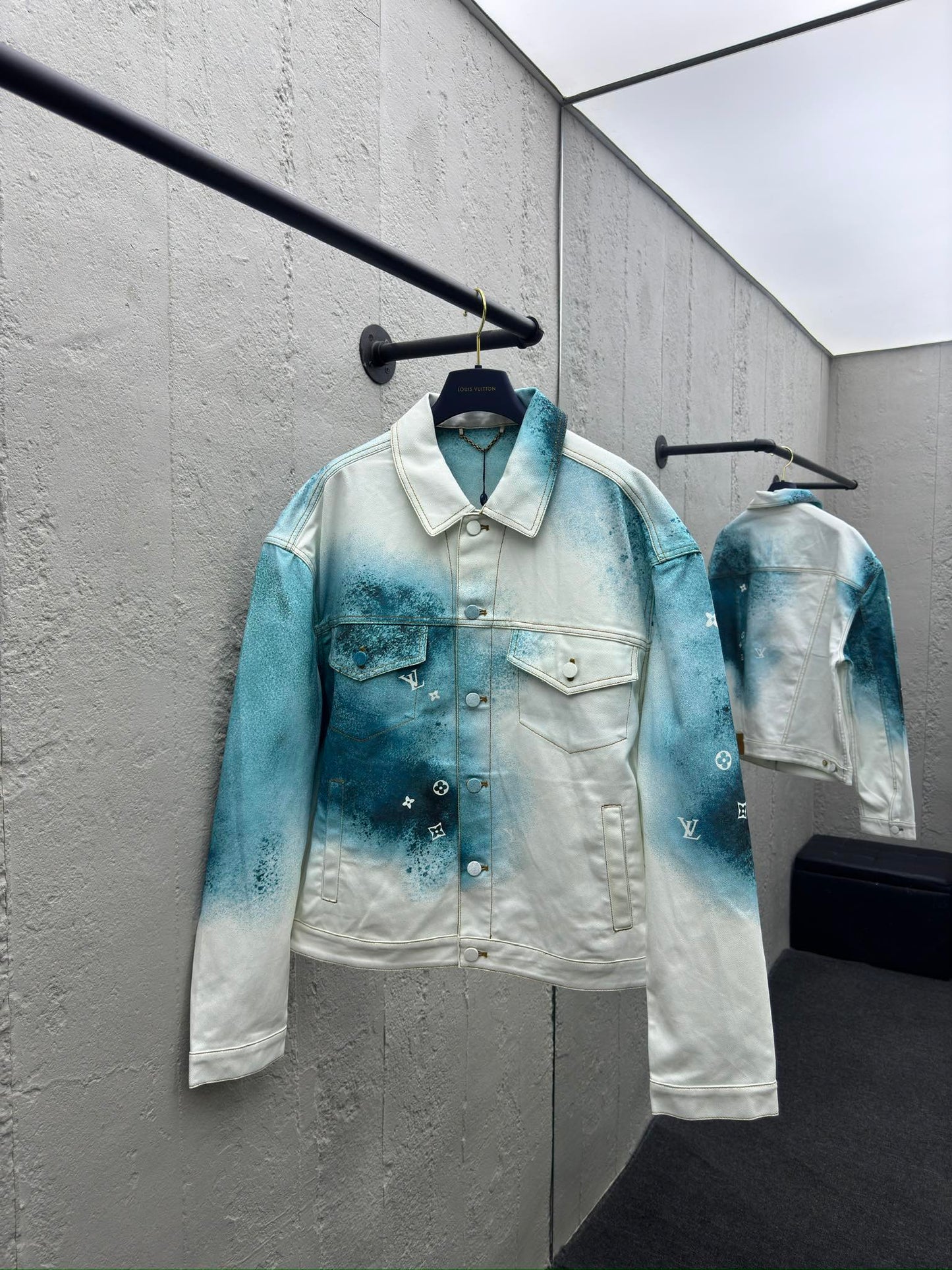 1V  ink-splashed starry sky denim jacket