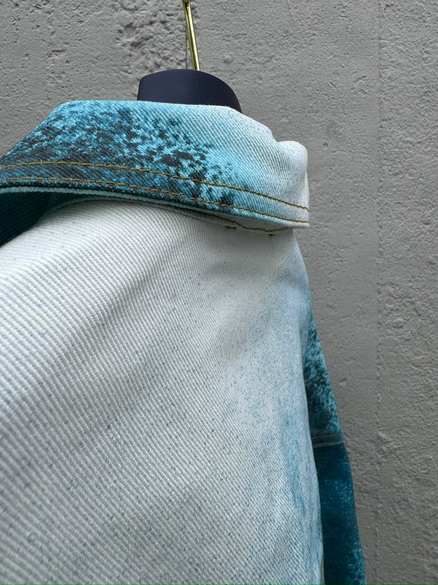 1V  ink-splashed starry sky denim jacket
