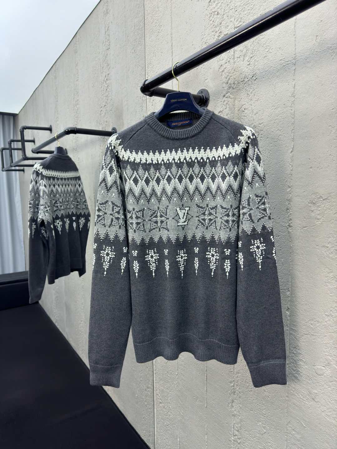 1V  SKI Ski Series Beaded Sweater