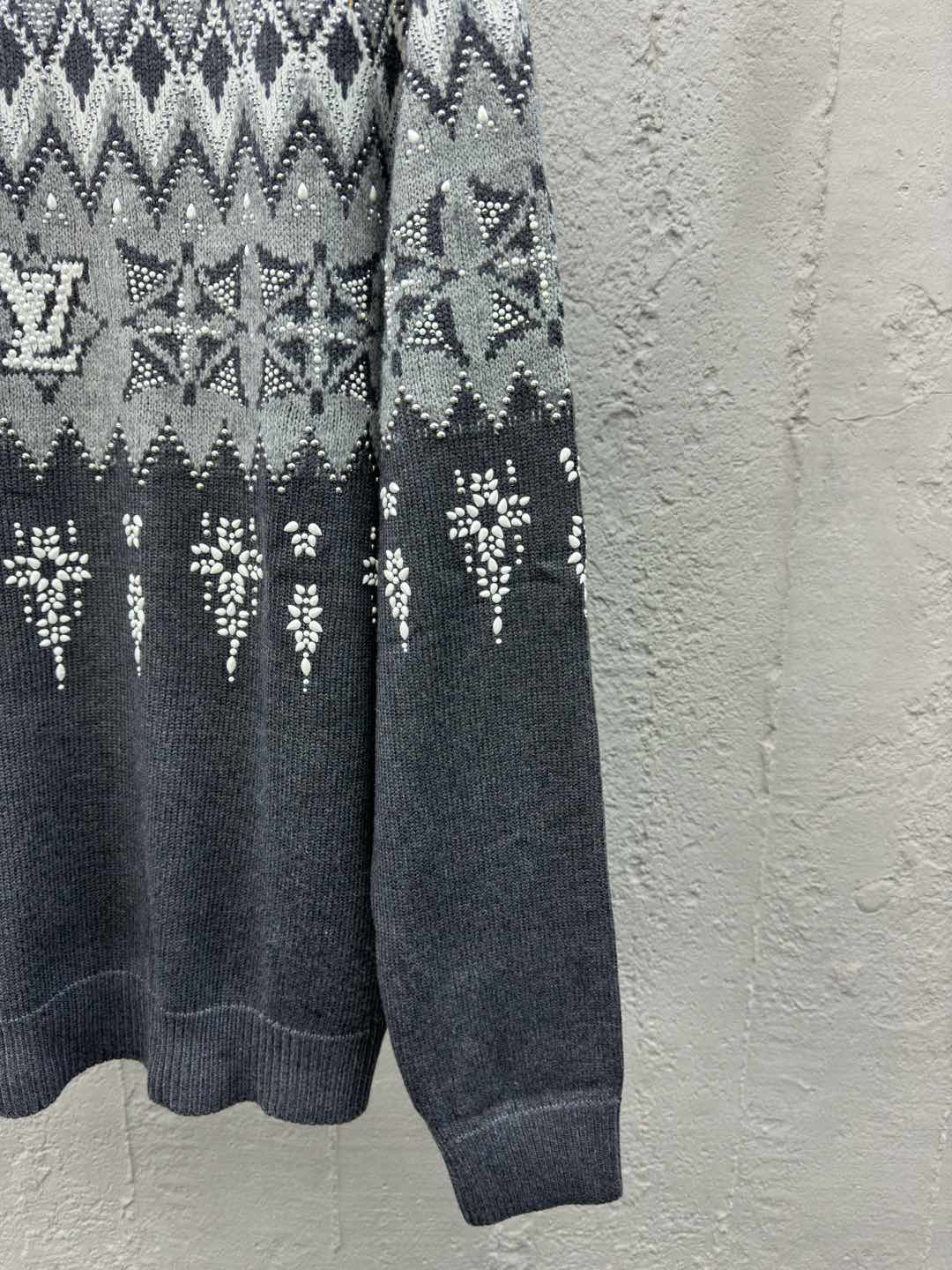 1V  SKI Ski Series Beaded Sweater