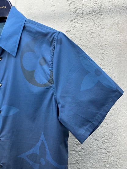 1V  gradient print shirt