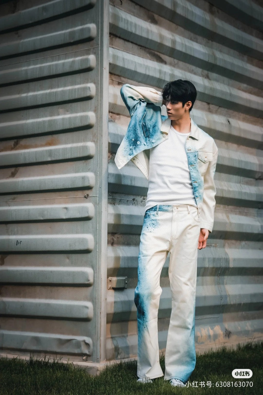 1V  ink-splashed starry sky denim jacket