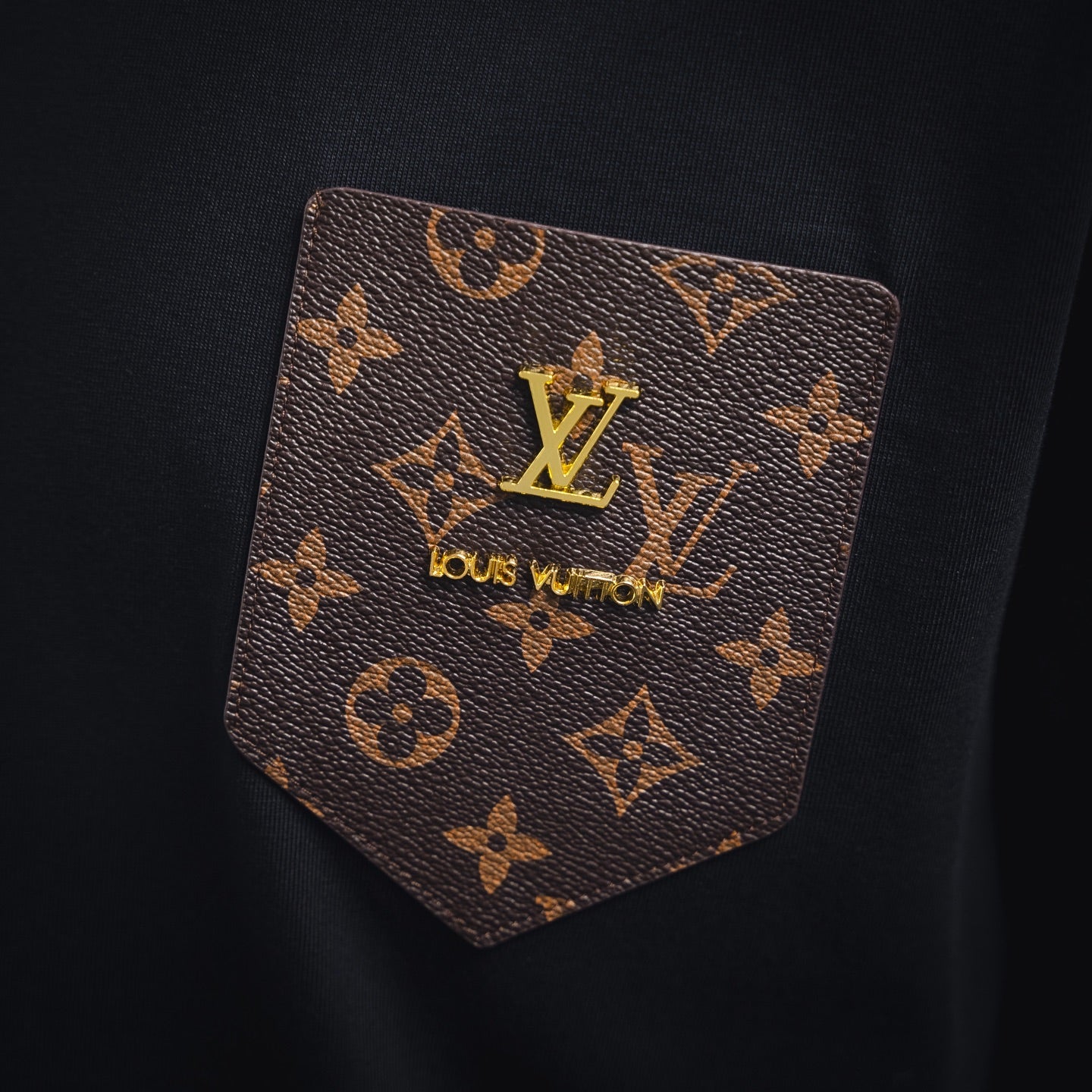 1V 2025ss shield T-shirt